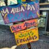 Placa Na Areia da Praia Deixe Apenas Suas Pegadas