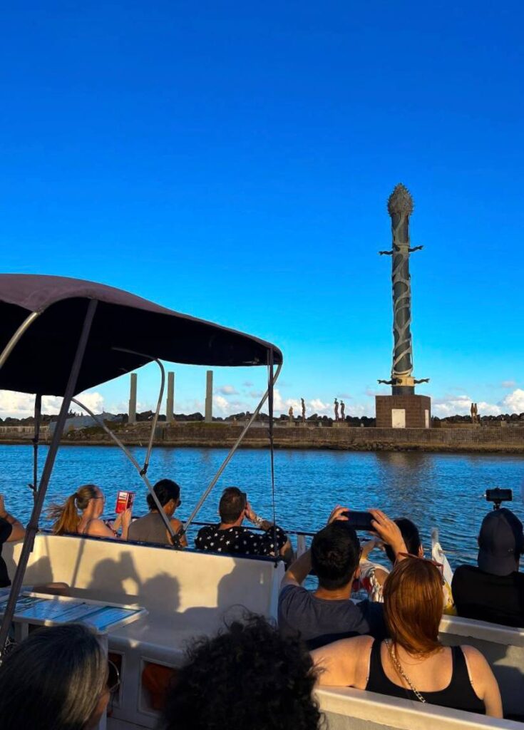 Passeio de Catamarã